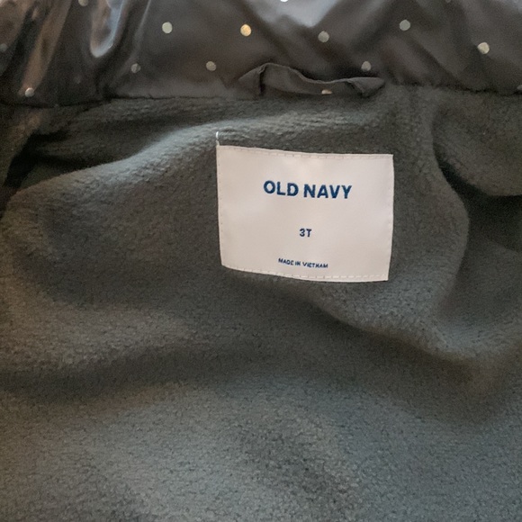 Old navy puffer vest - Picture 2 of 2
